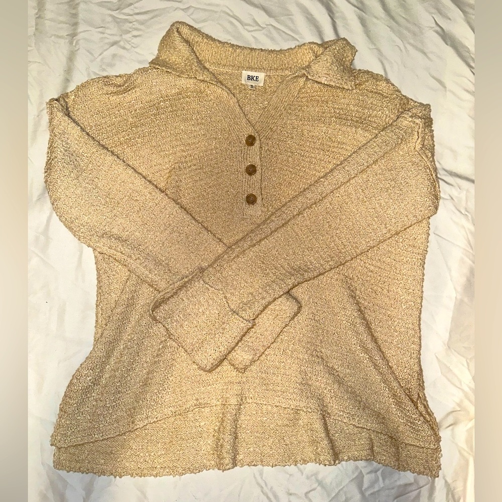 BKE sweater. SIZE Medium. New but no tag.
